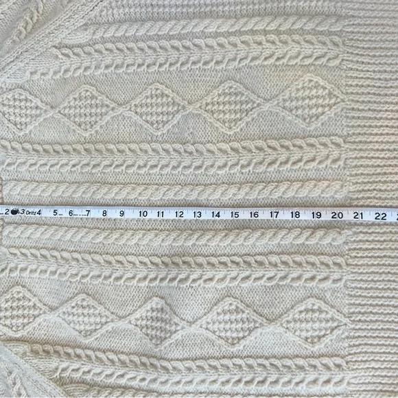 Hand-knitted Irish 100% wool sweater, knitted with classic Aran Isles stitches. - Picture 5 of 6